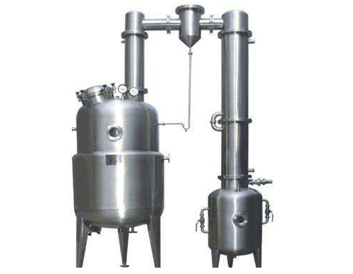 <b>主要用途： 主要適用于制藥、食品、化工等工業(yè)部門(mén)對液料的濃縮。并且亦能回收酒精和簡(jiǎn)單的回流提取。 結構： 本設備主要包括濃縮罐、第一冷凝器、汽液分離器、第二冷凝器、冷</b>